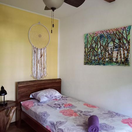 Babilonia Lejlighedshotel Cahuita Eksteriør billede