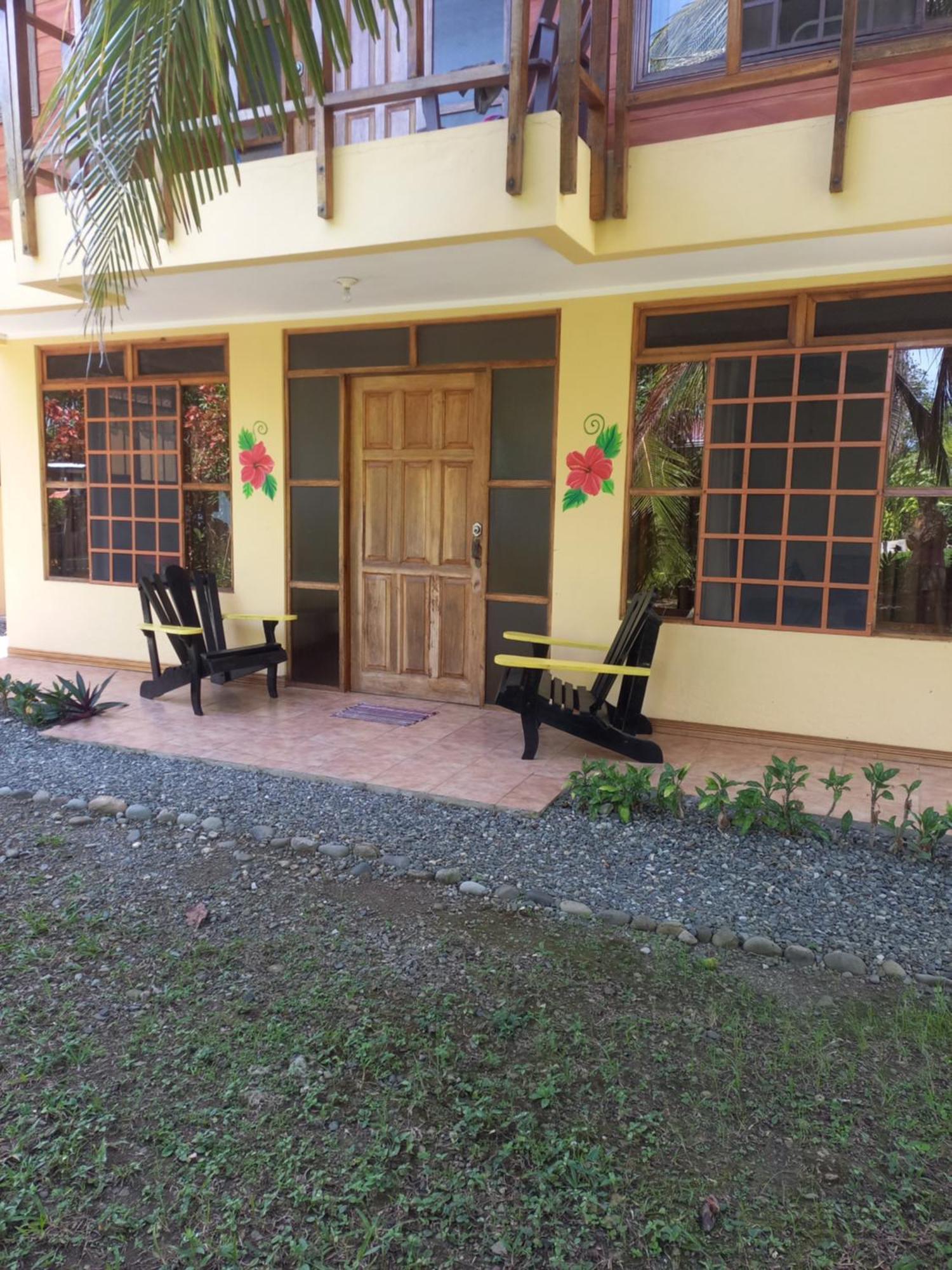 Babilonia Lejlighedshotel Cahuita Eksteriør billede